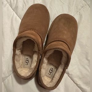 Ugg classic suede slipper in chestnut NWT size 8